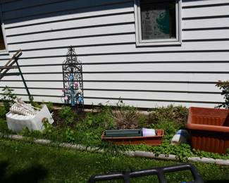 674Back Yard