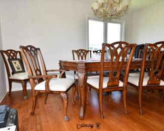 312Upper Living Room