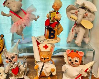 Anna Lee dolls