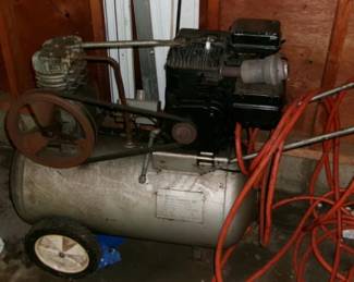 AIR COMPRESSOR