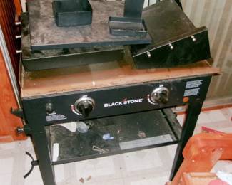 BLACKSTONE GRILL UNUSED