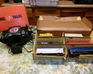 LIONEL TRANSFORMER TRAIN SET