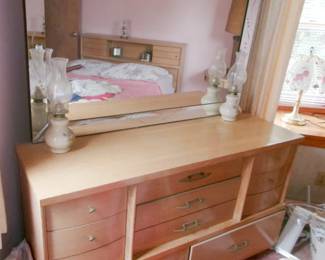 MID CENTURY DRESSER
