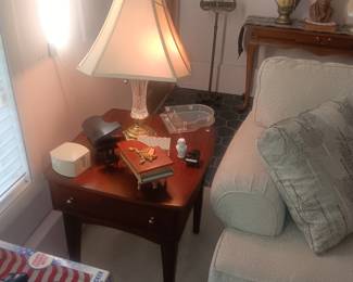 Broyhill end table and crystal lamp