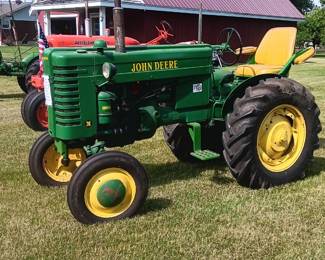 vintage 1940's John Deere M tractor, running and working!