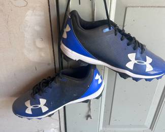 g Softball Cleats