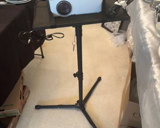 Projector brand new with stand 