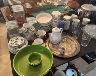 Dishes glassware 
