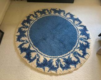 Vintage hook rug 