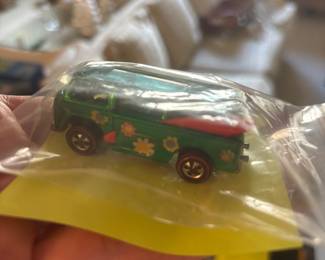 Hot wheel wheels, red line