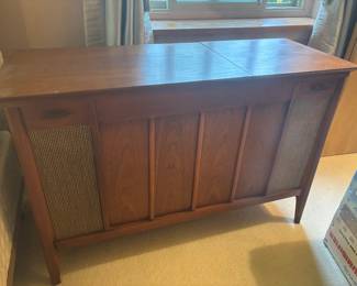 Vintage Sears Mcm console stereo needs rewiring and repair 