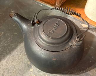 Erie Cast-Iron Kettle No. 8