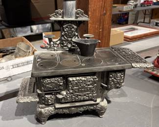 Royal Toy Stove - Complete 