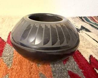 Alice and Ruben Martinez (San Ildefonso) feather pot, 3" x 4 1/2"