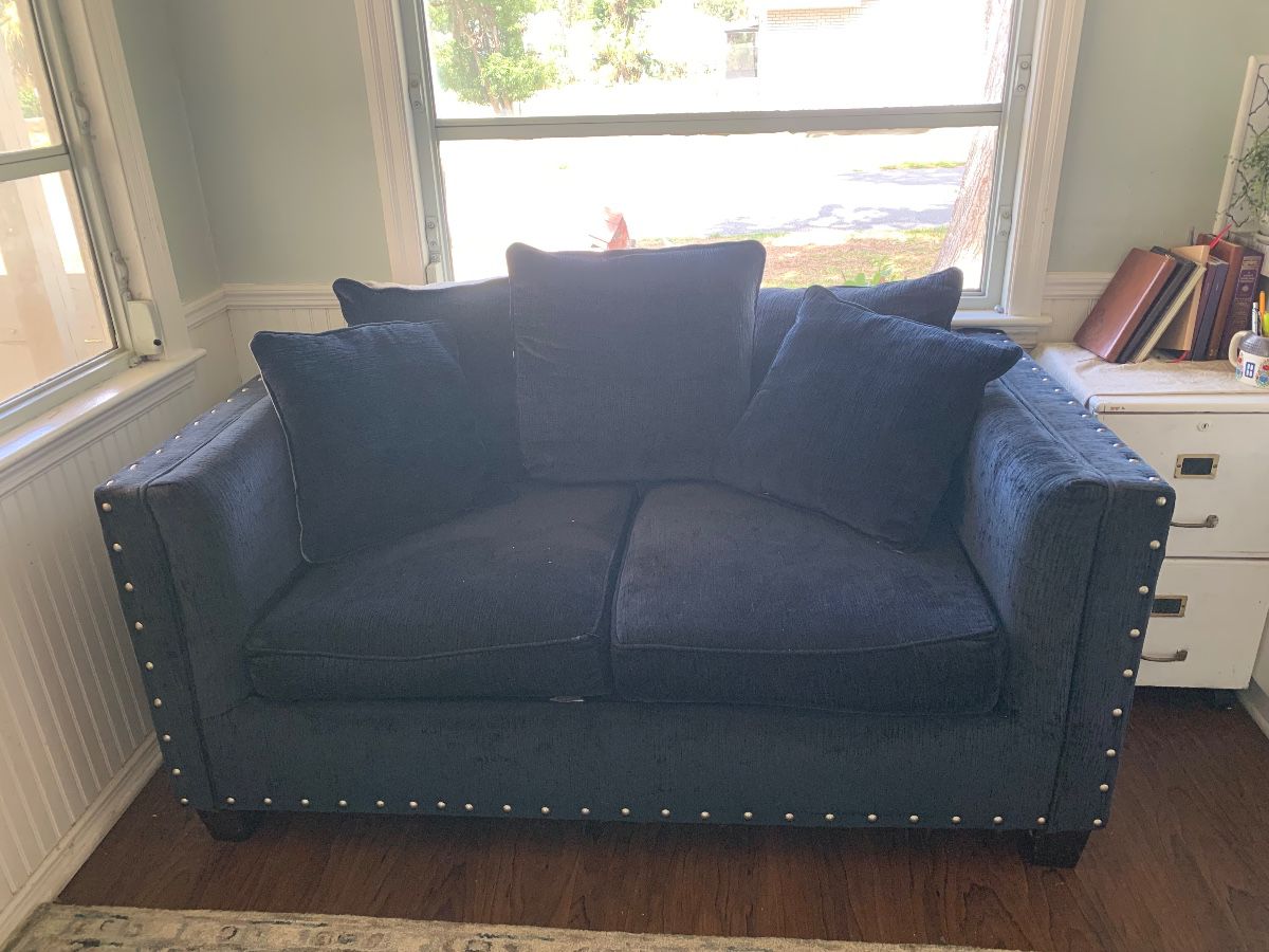 Love seat 