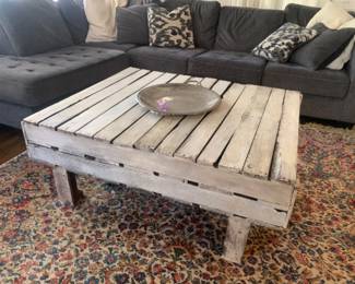 Coffee table (large and sturdy)