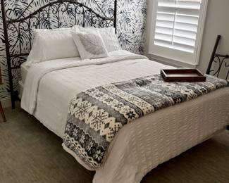 Queen Iron head/footboard