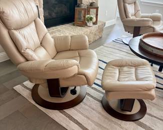 Classic modern swivel chairs 