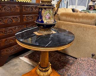 round marble top table