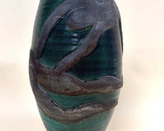 Doug Knotts (NC artist) figural Raku vase