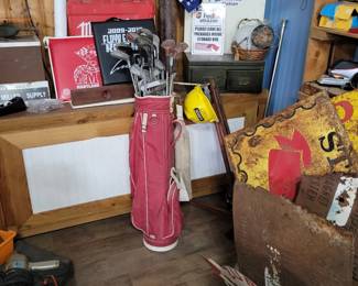 Golfclubs, signs