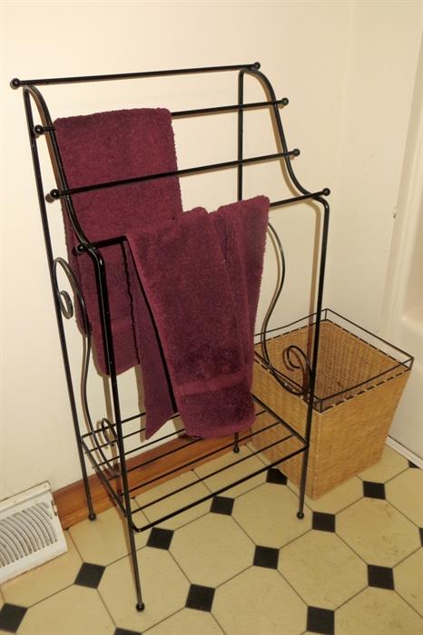towel rack to match