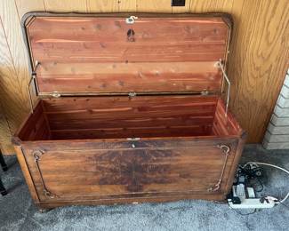 Lane Cedar Chest