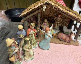 Vintage Manger