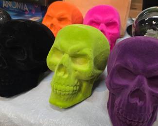 Velvet Flocked Skulls Set