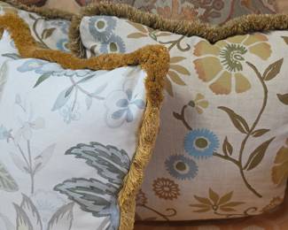 Jacobean Floral Pattern Decorative Throw Pillows