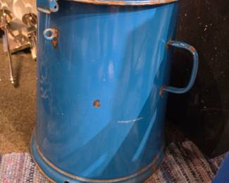 Vintage Blue Enamelware "Zsรญrosbรถdรถn" (Lard Pot)