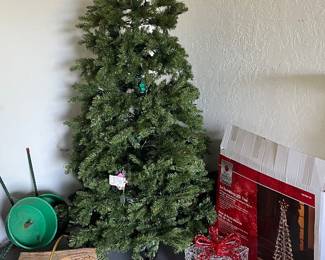 Christmas tree, outdoor holiday decor