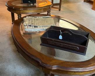 Set of 3 matching coffee and side tables