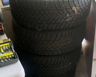 Chrysler 300 18x7.5 inch wheel rims with Goodyear Eagle Ultra Grip tires (set of 4)