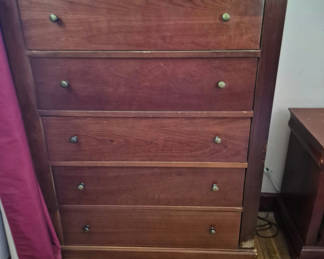 Lot 65: Wooden dresser with five drawers