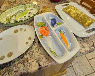 Lot 80: Ceramic dinnerware and serveware set