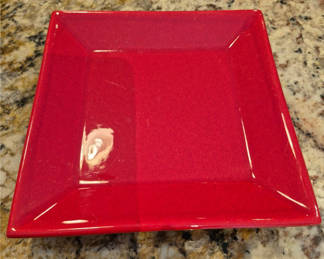 Lot 82: Red square plate by Crate&Barrel (8pcs)