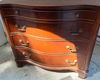Lot 1: Wooden Chest of Drawers