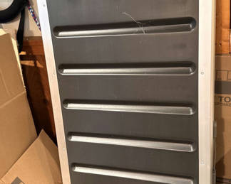 Lot 26: Folding Pet Ramp