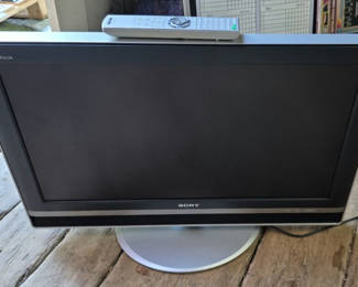 Lot 39: Sony Bravia KDL-V32XBR1 LCD Television with Remote