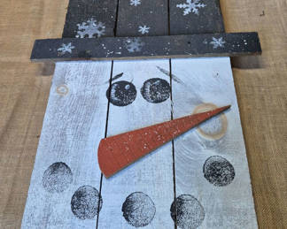 Lot 14: Assorted Holiday Decor Items