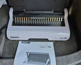 Lot 50: Fellowes Star+ 150 Comb Binding Machine with Plastic Comb Spines