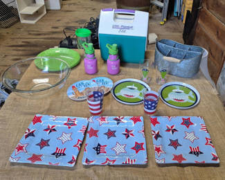 Lot 55: Igloo Little Playmate Elite Cooler and Assorted Children's Tableware