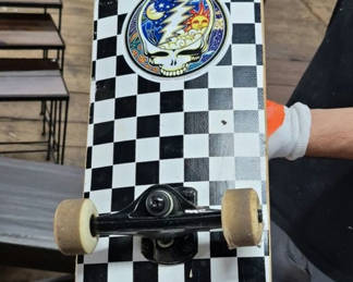 Lot 30: Complete Skateboard