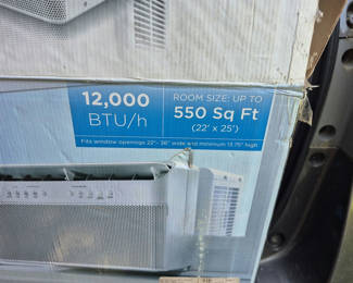 Lot 1: Midea 12,000 BTU Window Air Conditioner