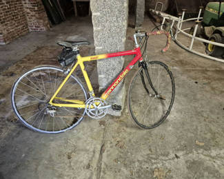 Lot 64: Cannondale CAD3 Road Bicycle