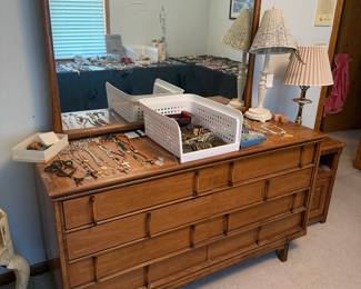 Mid-Century Modern Walnut 9-Drawer Dresser with Mirror