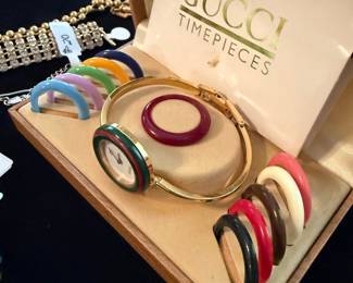Gucci 11/12.2 Interchangeable Bezel Watch Set