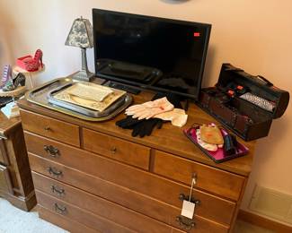 Ethan Allen Maple Six-Drawer Dresser
