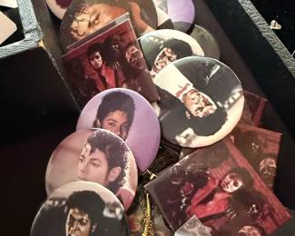 Michael Jackson Memorabilia Lot: Button Pins and Necklace